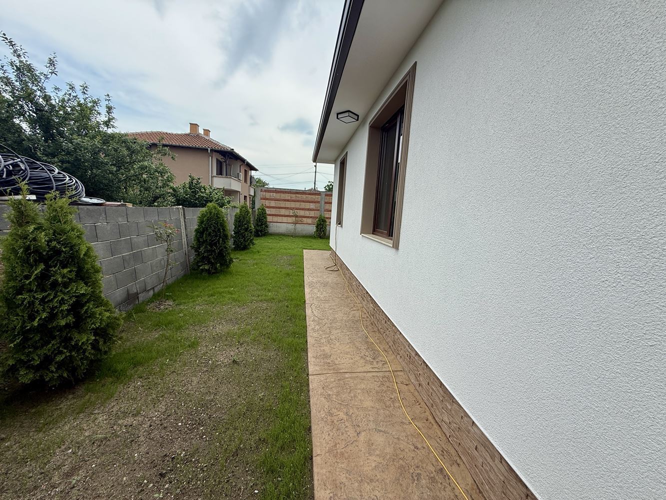 New Single-Storey House with Three Bedrooms and Private Garden – Comfort, Peace, and Quality near Sunny Beach