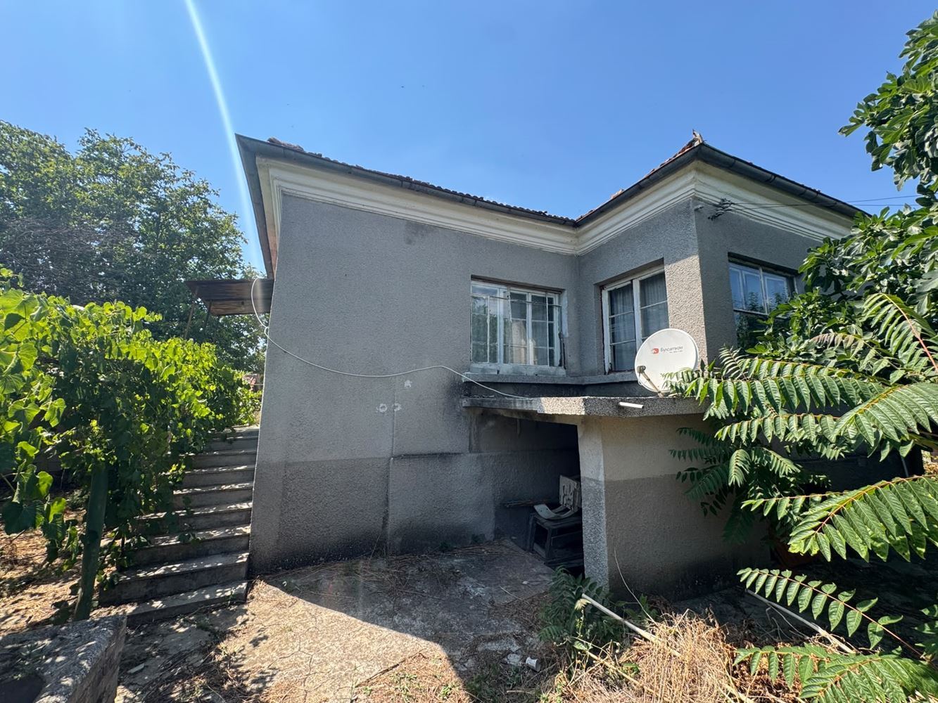 One-Storey House with Large Yard and Garage in Smolnik Village, Burgas Region – Peace and Opportunity for a New Home