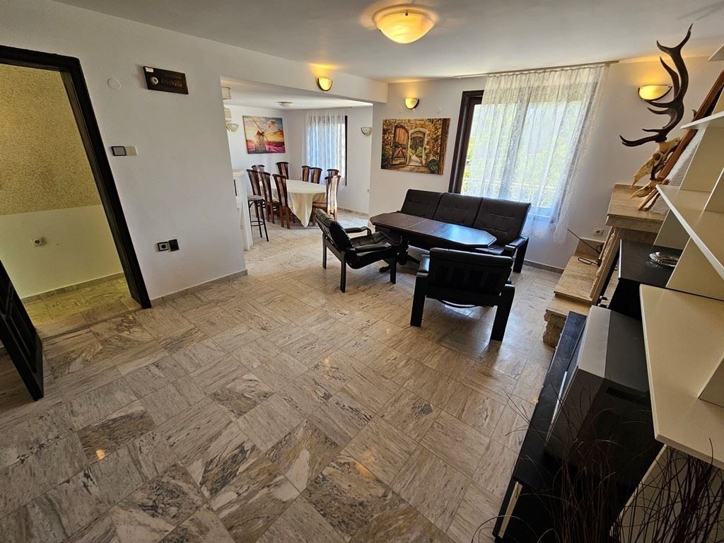 Spacious Detached House with Panoramic Views in Kosharitsa