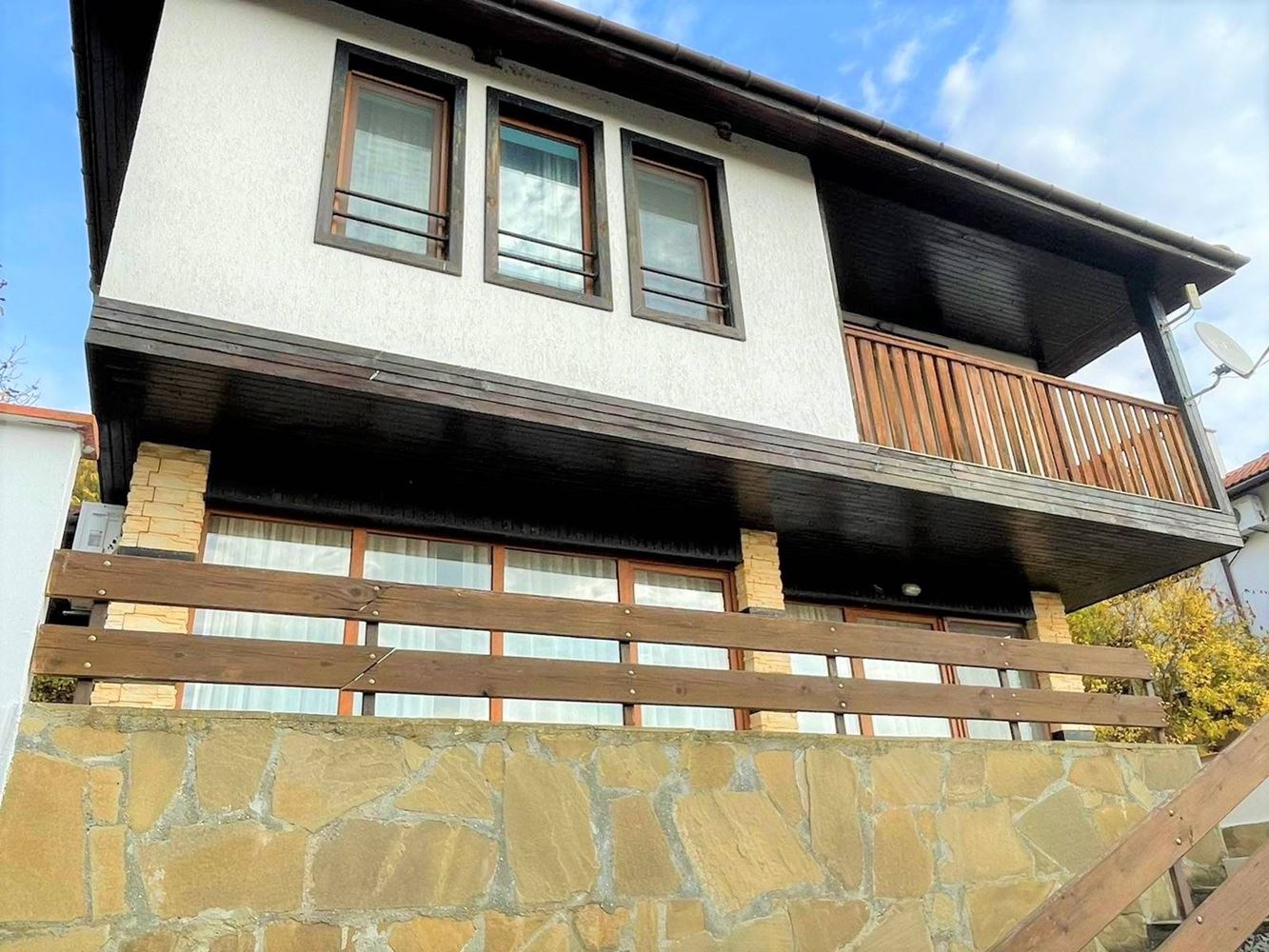 Two-storey house with a car as a gift in a secure complex in Goritsa