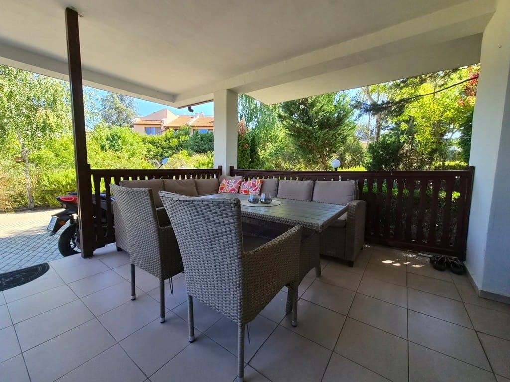 Spacious townhouse in a boutique gated complex – fully furnished, close to the sea and with low running costs