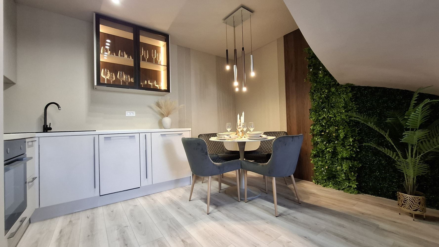 Luxury Three-Storey Townhouse 50 Meters from the Beach – Brand-New Home with Modern Interior and Complete Comfort