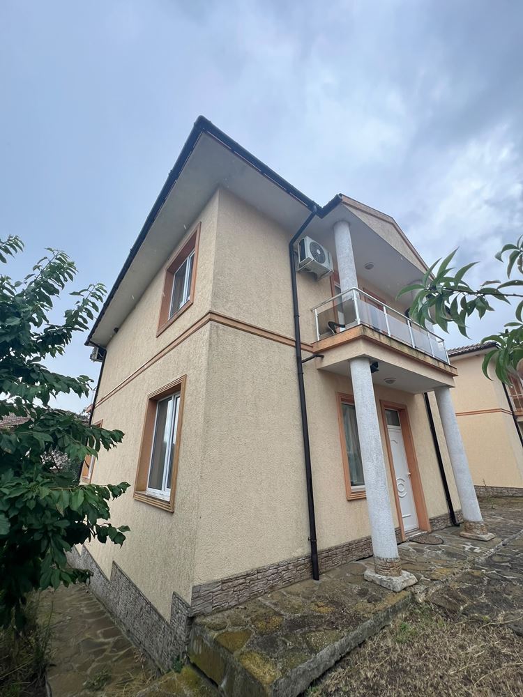 Detached Two-Storey House in Kabлeshkovo – Fully Furnished and Ready to Move In