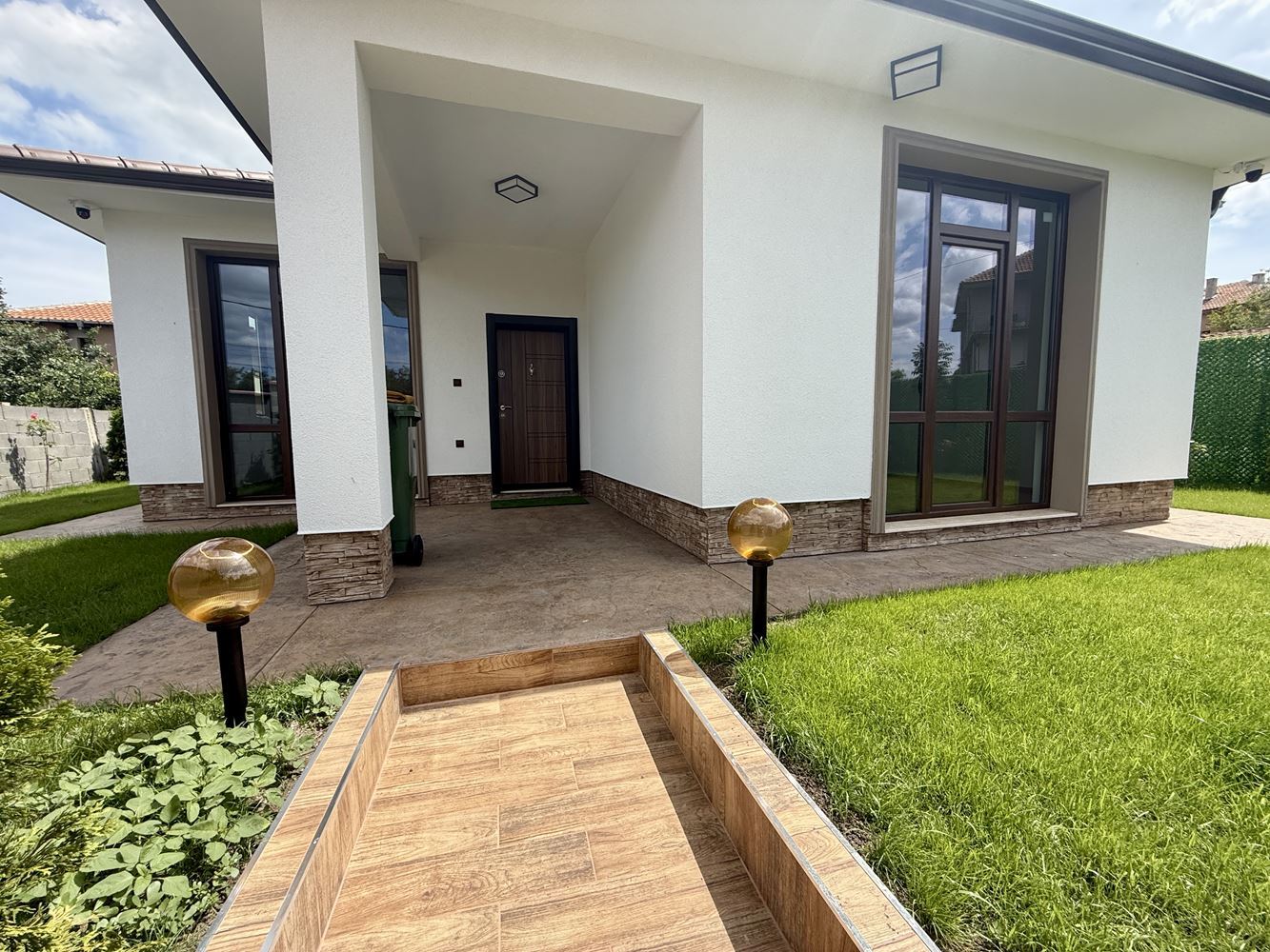 New Single-Storey House with Three Bedrooms and Private Garden – Comfort, Peace, and Quality near Sunny Beach