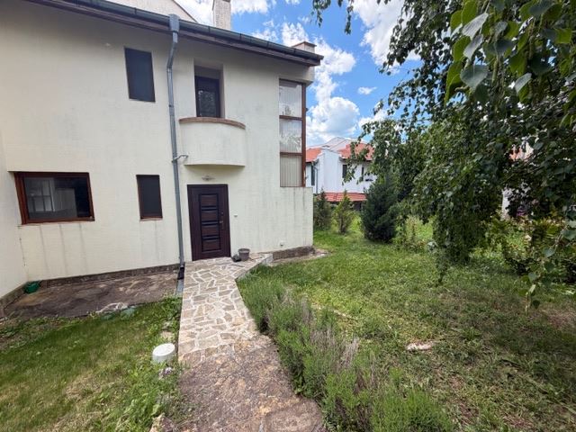 Two-storey house with yard in a gated complex near Sunny Beach – peace, greenery and comfort