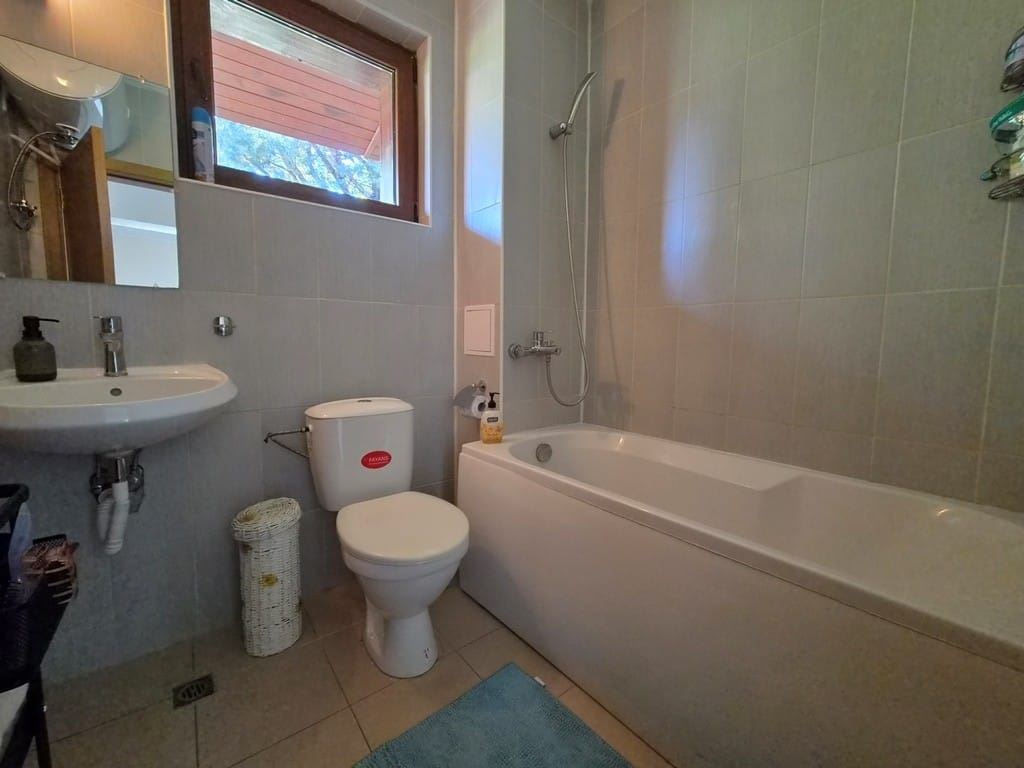 Spacious townhouse in a boutique gated complex – fully furnished, close to the sea and with low running costs