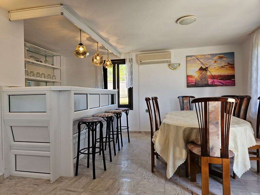 Spacious Detached House with Panoramic Views in Kosharitsa