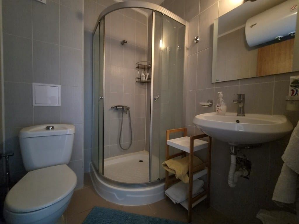 Spacious townhouse in a boutique gated complex – fully furnished, close to the sea and with low running costs