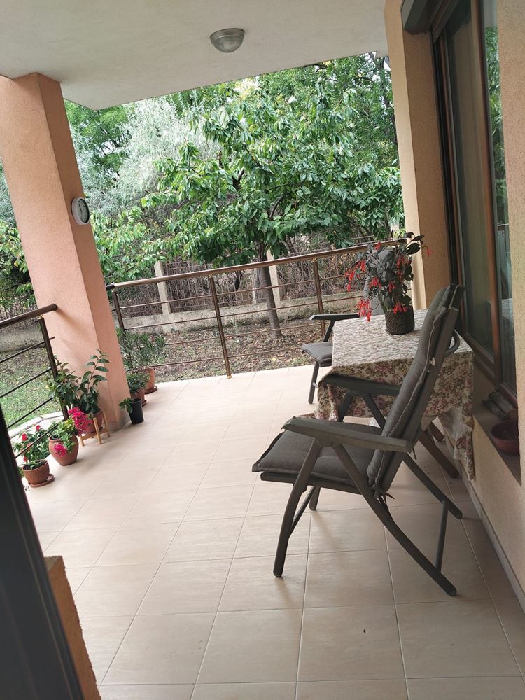 Spacious three-storey single-family house in the center of Ravda – comfort, prestige, and complete independence