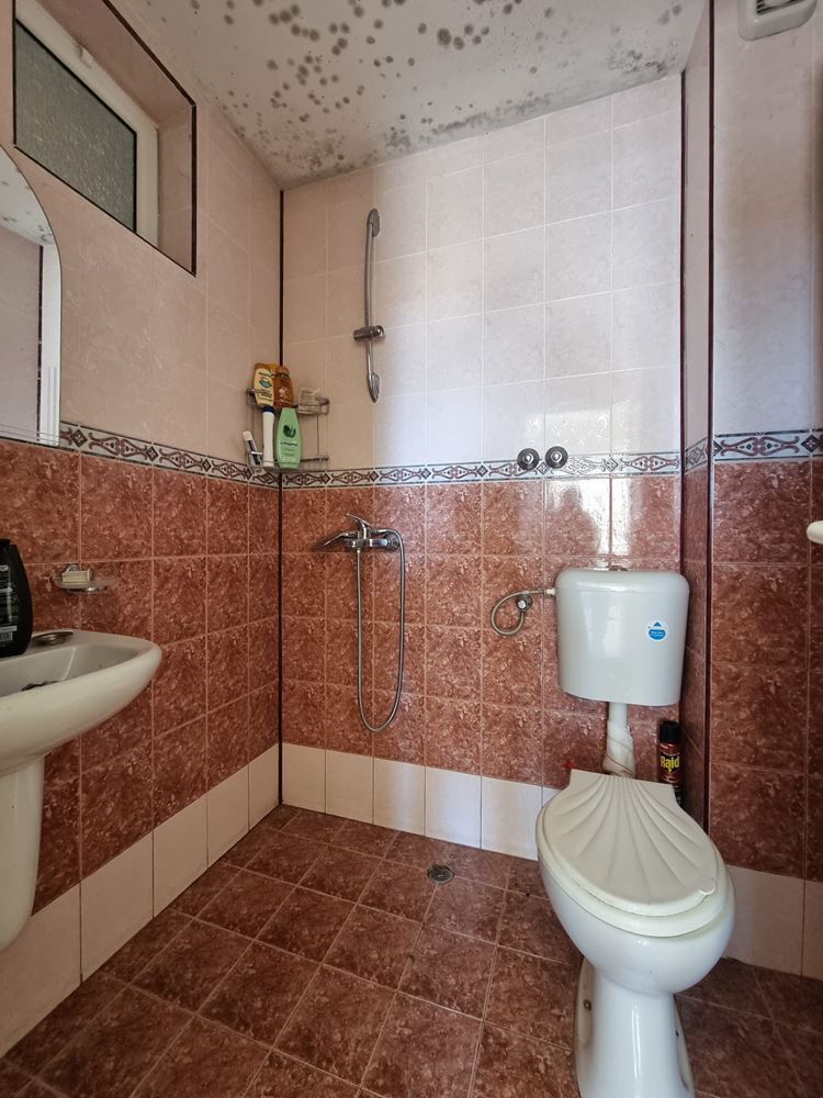 Luxury house with swimming pool and sea panorama in Sveti Vlas – only 1 km from the beach