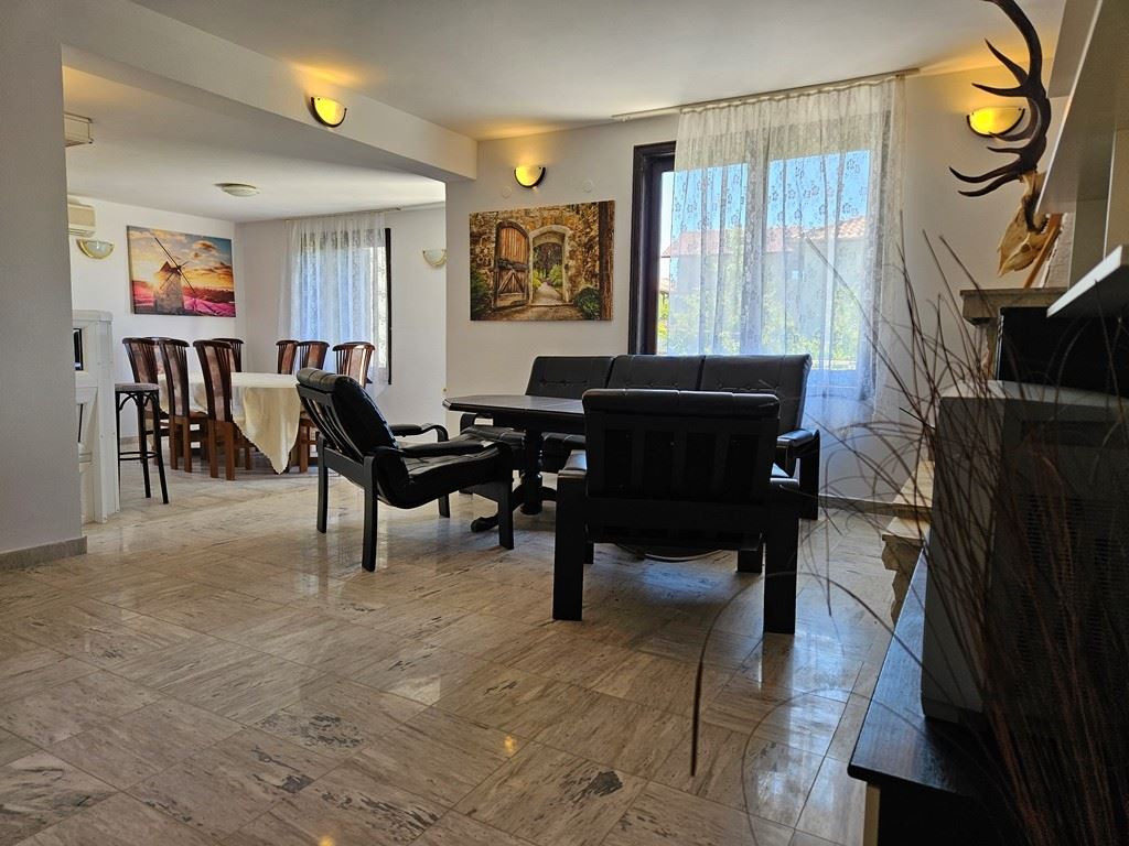 Spacious Detached House with Panoramic Views in Kosharitsa