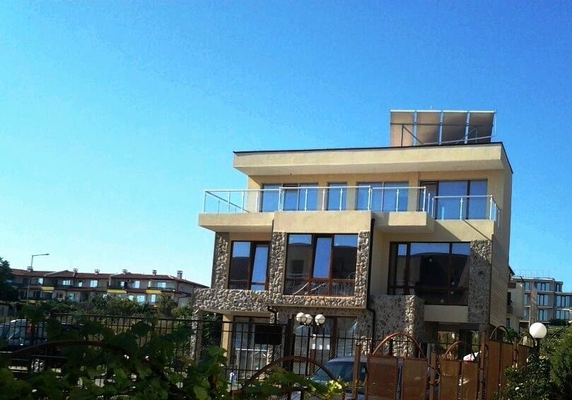 House with yard in Sozopol – near Bamboo Beach and the center, fully furnished