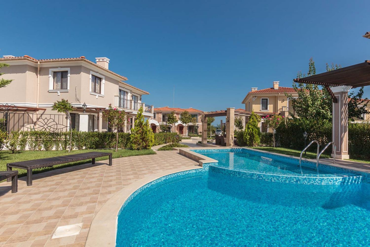 Luxury two-storey house in a prestigious complex in Pomorie