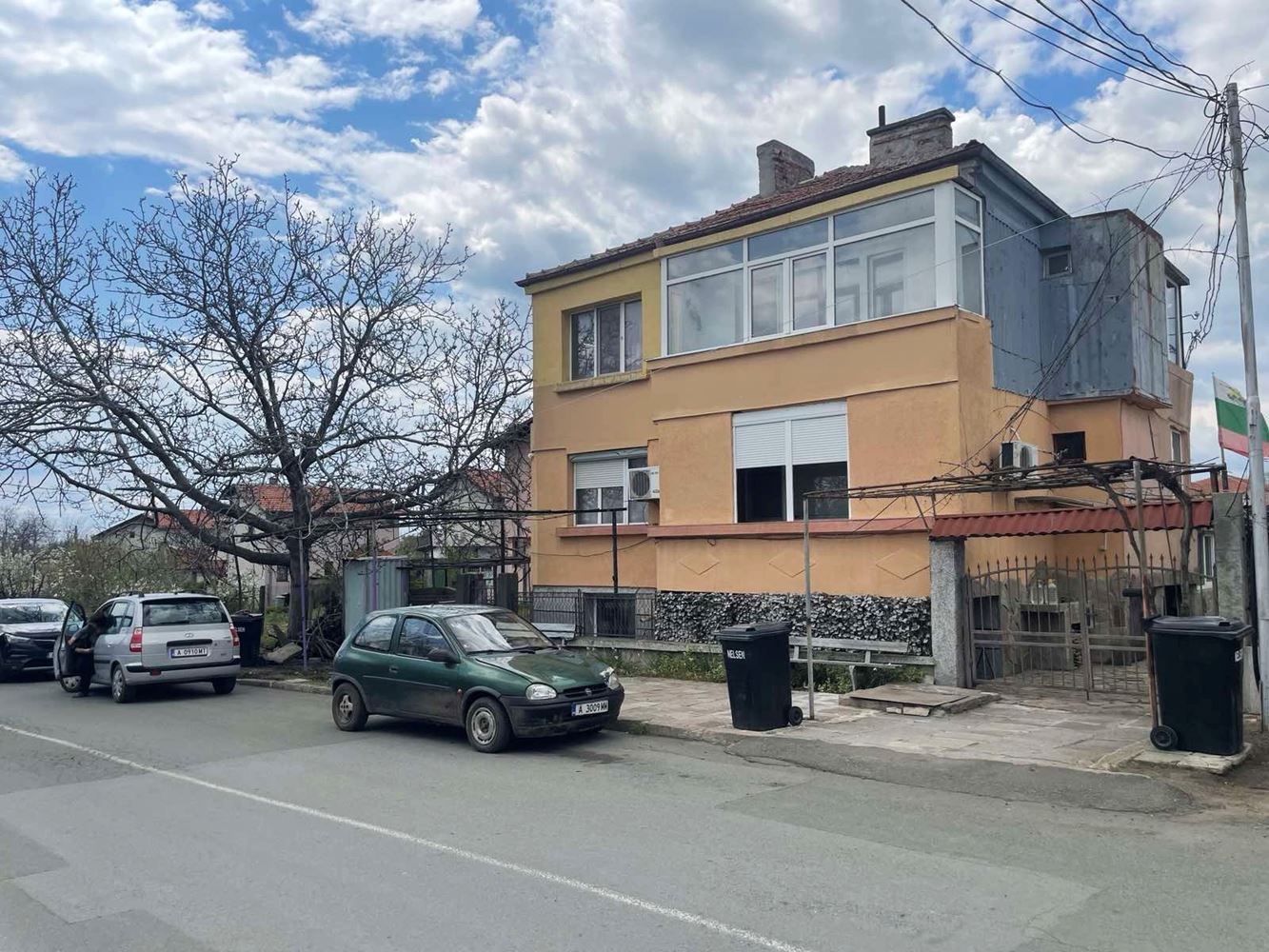 Detached part of a house with garden in Burgas – Banevo, spacious layout, functionality and excellent location near the mineral baths