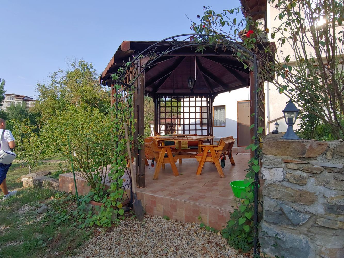 Spacious Two-Storey House with a Huge Garden, Fireplace, Sauna and Jacuzzi in Drachevo Village