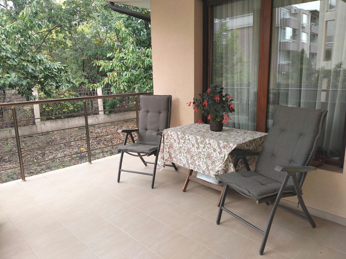 Spacious three-storey single-family house in the center of Ravda – comfort, prestige, and complete independence