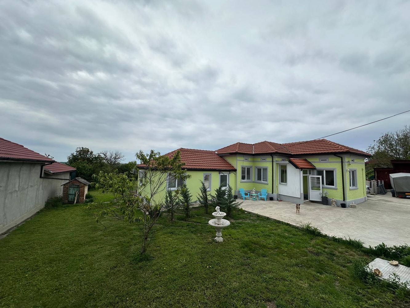 Fully Renovated House with Huge Yard and Perfect Conditions for Year-Round Living