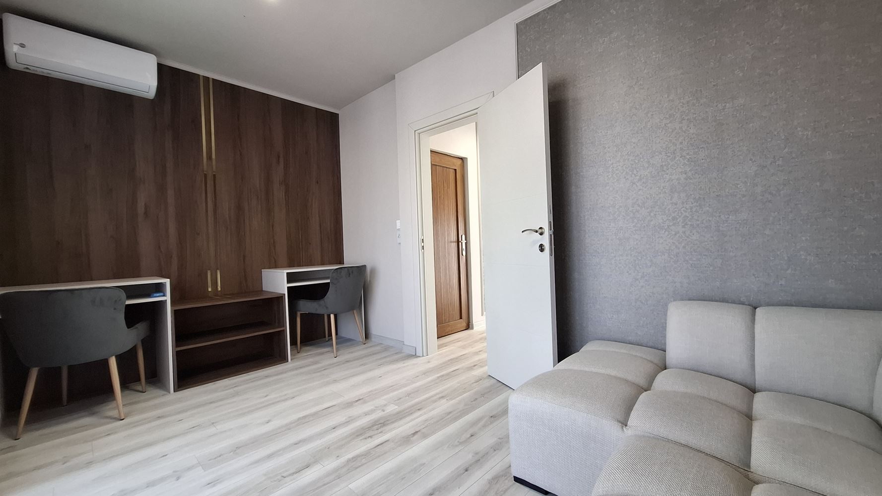 Luxury Three-Storey Townhouse 50 Meters from the Beach – Brand-New Home with Modern Interior and Complete Comfort