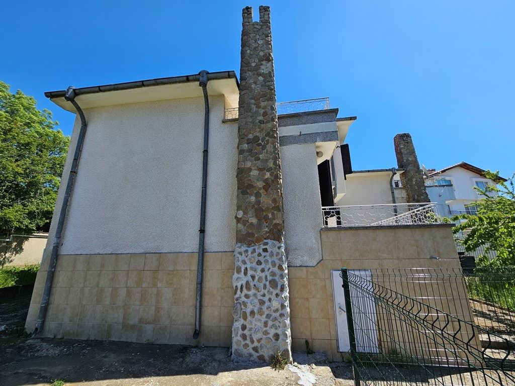 Spacious Detached House with Panoramic Views in Kosharitsa