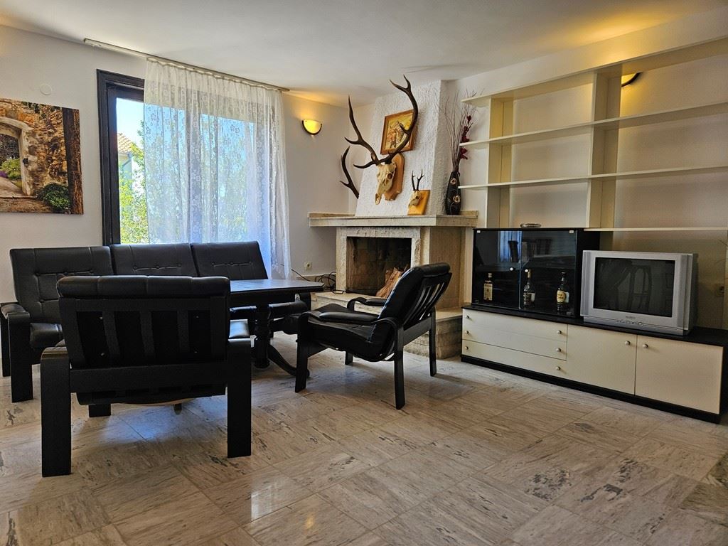 Spacious Detached House with Panoramic Views in Kosharitsa