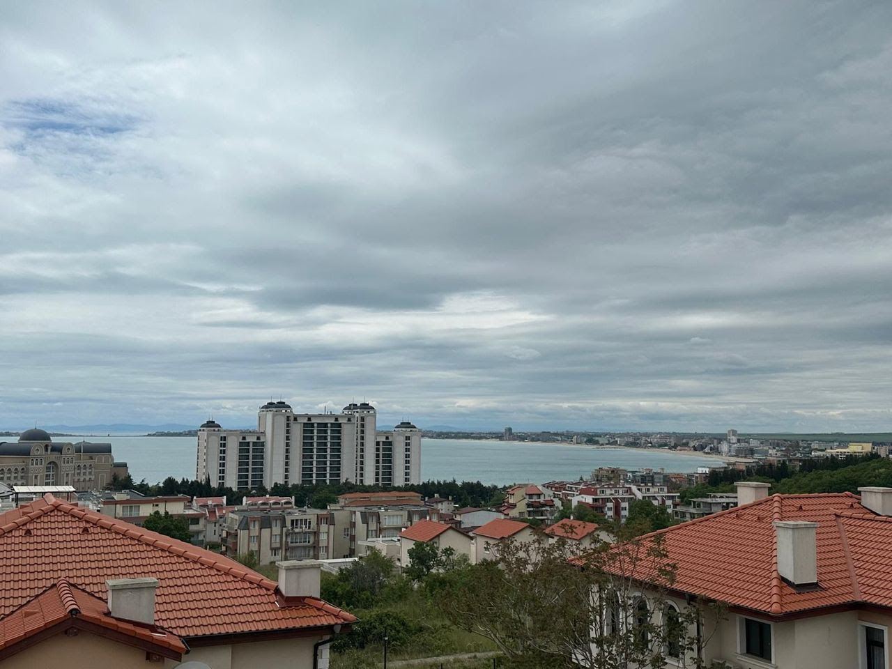 Luxury house with designer furniture and necessary appliances. Incredible sea view! 