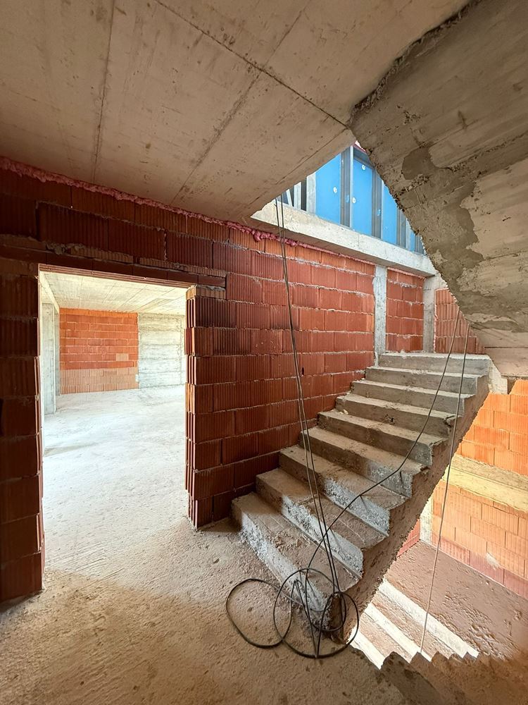 Luxury spacious house with panoramic terraces and a private garden in a modern complex near the sea