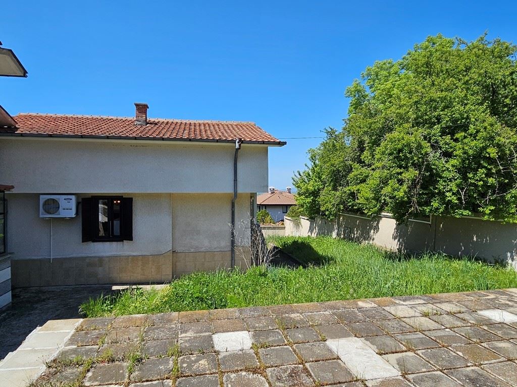 Spacious Detached House with Panoramic Views in Kosharitsa