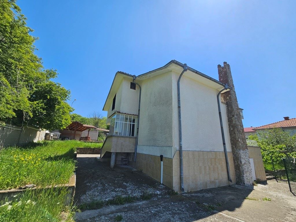 Spacious Detached House with Panoramic Views in Kosharitsa