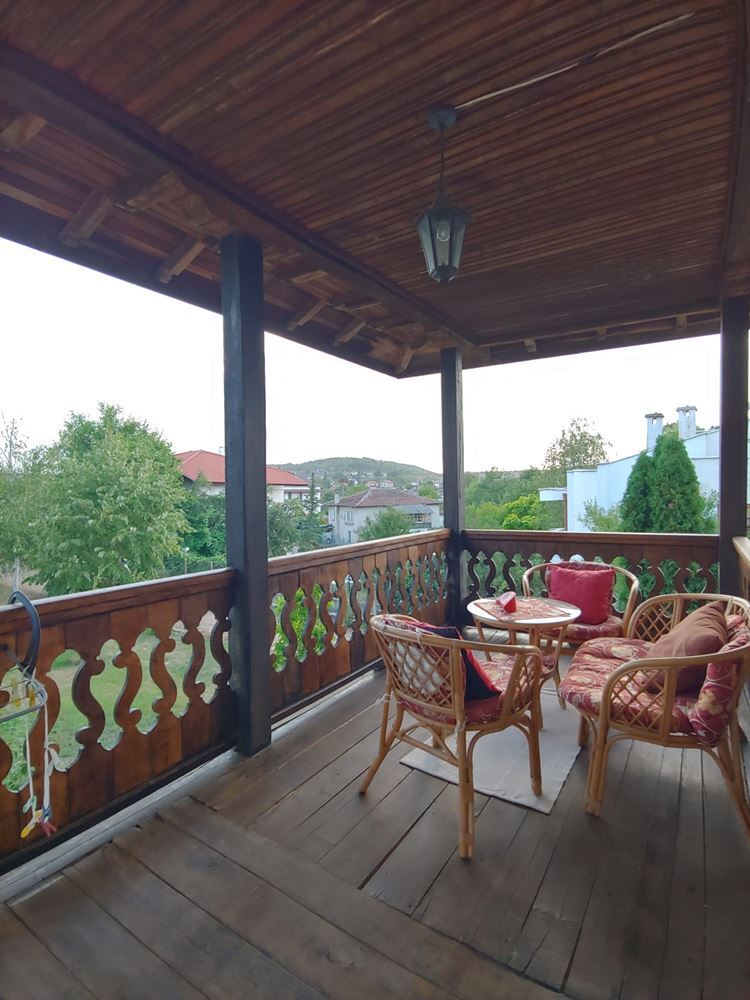 Spacious Two-Storey House with a Huge Garden, Fireplace, Sauna and Jacuzzi in Drachevo Village