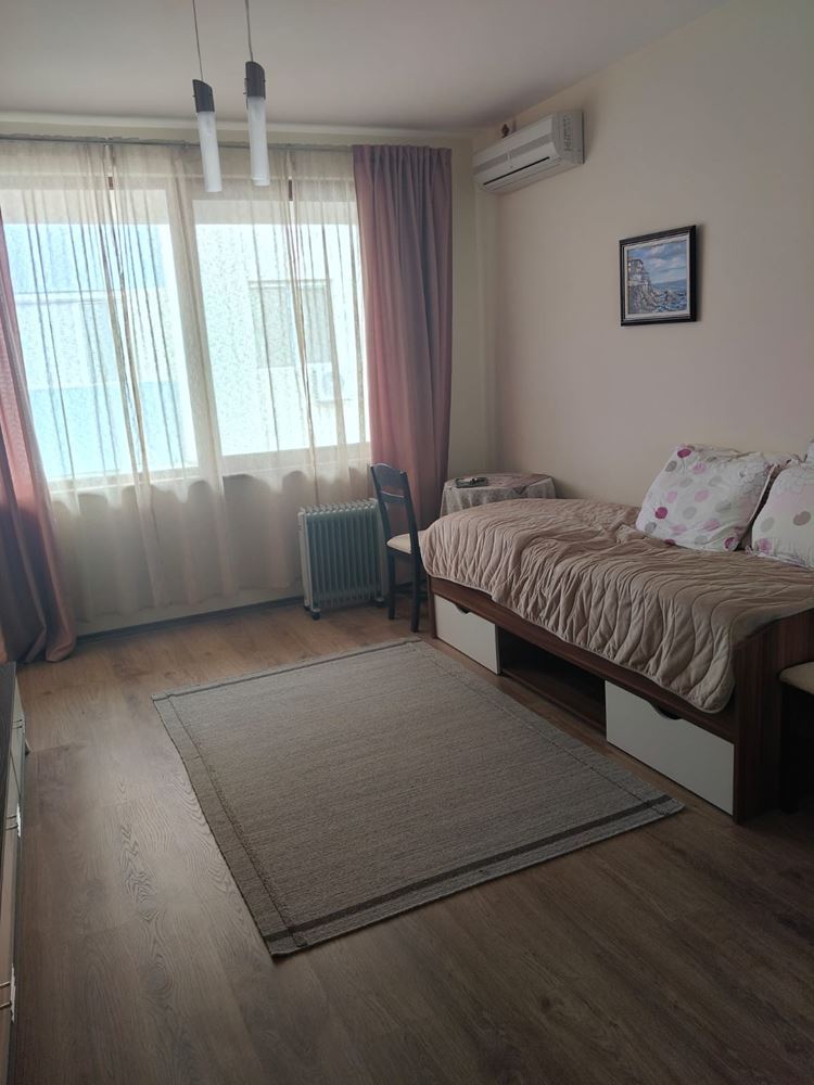 Spacious three-storey single-family house in the center of Ravda – comfort, prestige, and complete independence