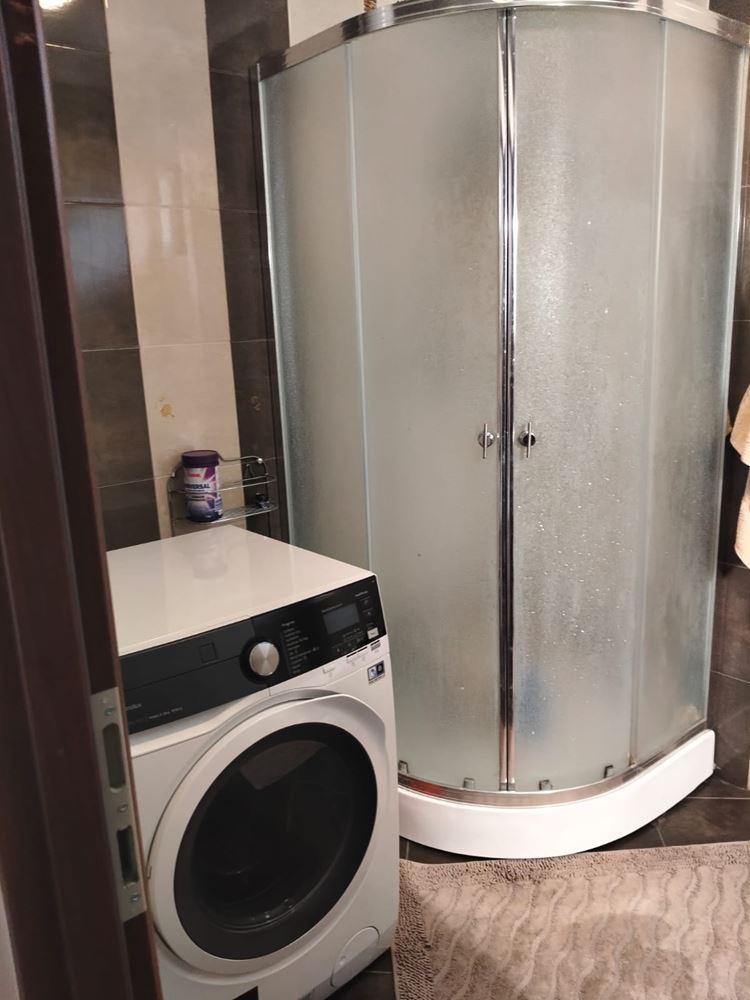 Spacious three-storey single-family house in the center of Ravda – comfort, prestige, and complete independence