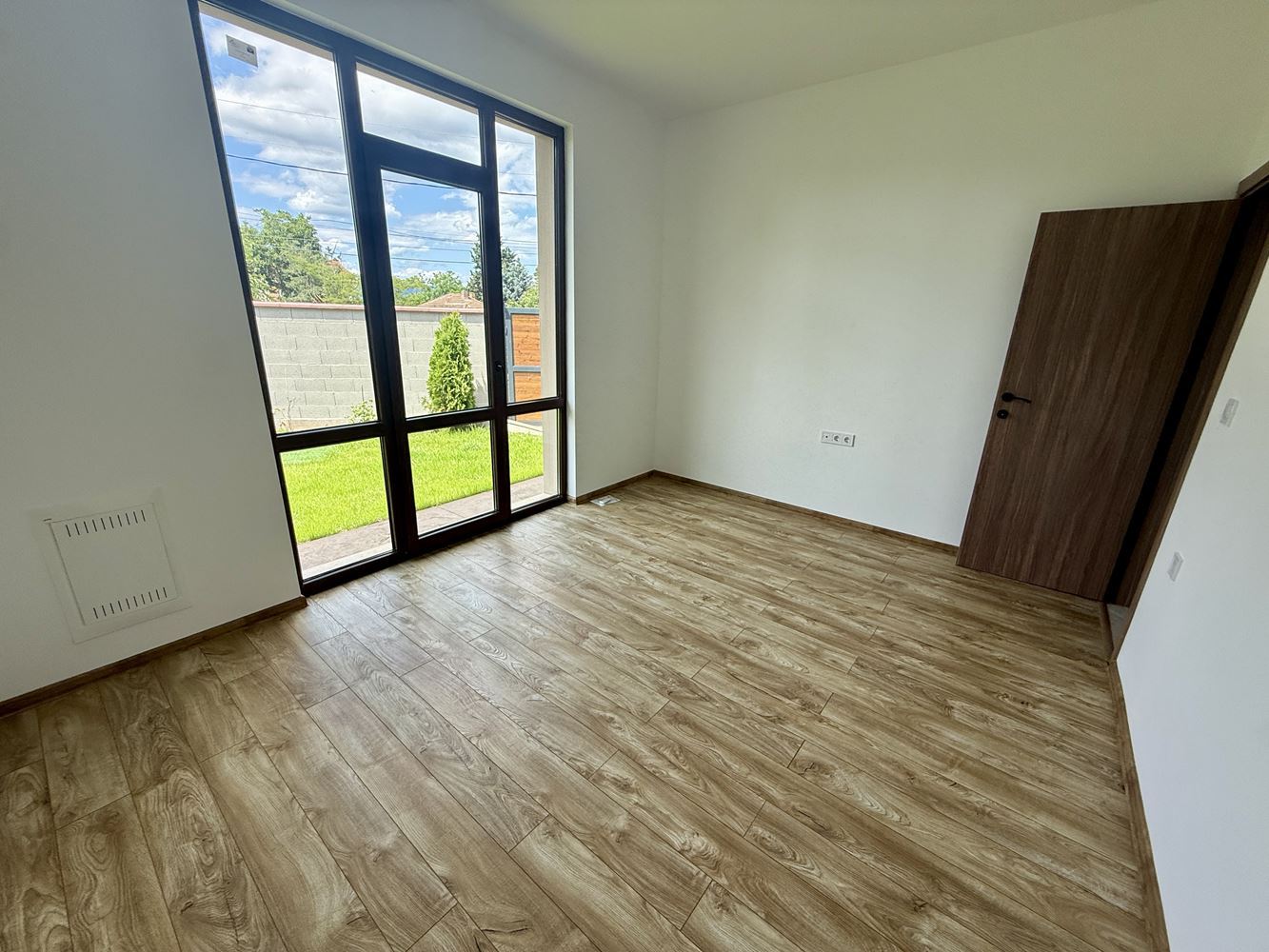 New Single-Storey House with Three Bedrooms and Private Garden – Comfort, Peace, and Quality near Sunny Beach