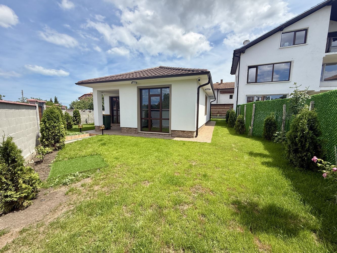 New Single-Storey House with Three Bedrooms and Private Garden – Comfort, Peace, and Quality near Sunny Beach