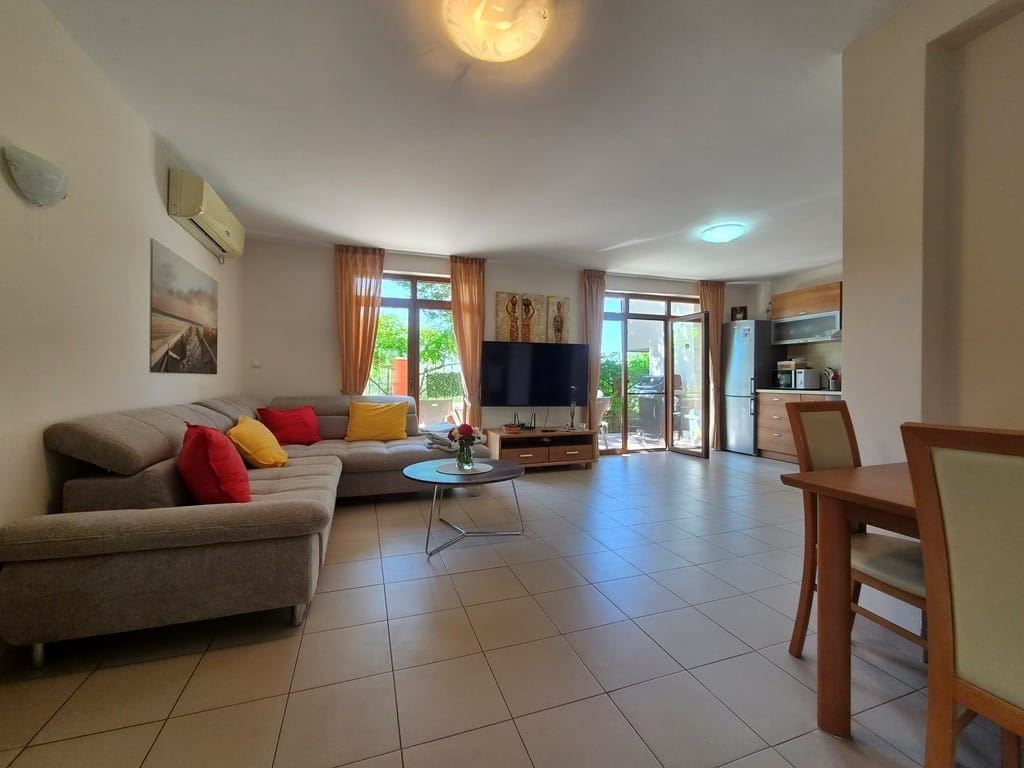 Spacious townhouse in a boutique gated complex – fully furnished, close to the sea and with low running costs