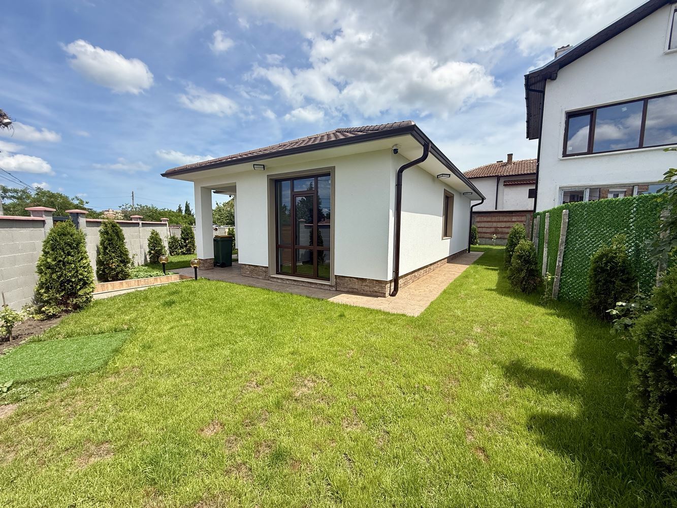 New Single-Storey House with Three Bedrooms and Private Garden – Comfort, Peace, and Quality near Sunny Beach