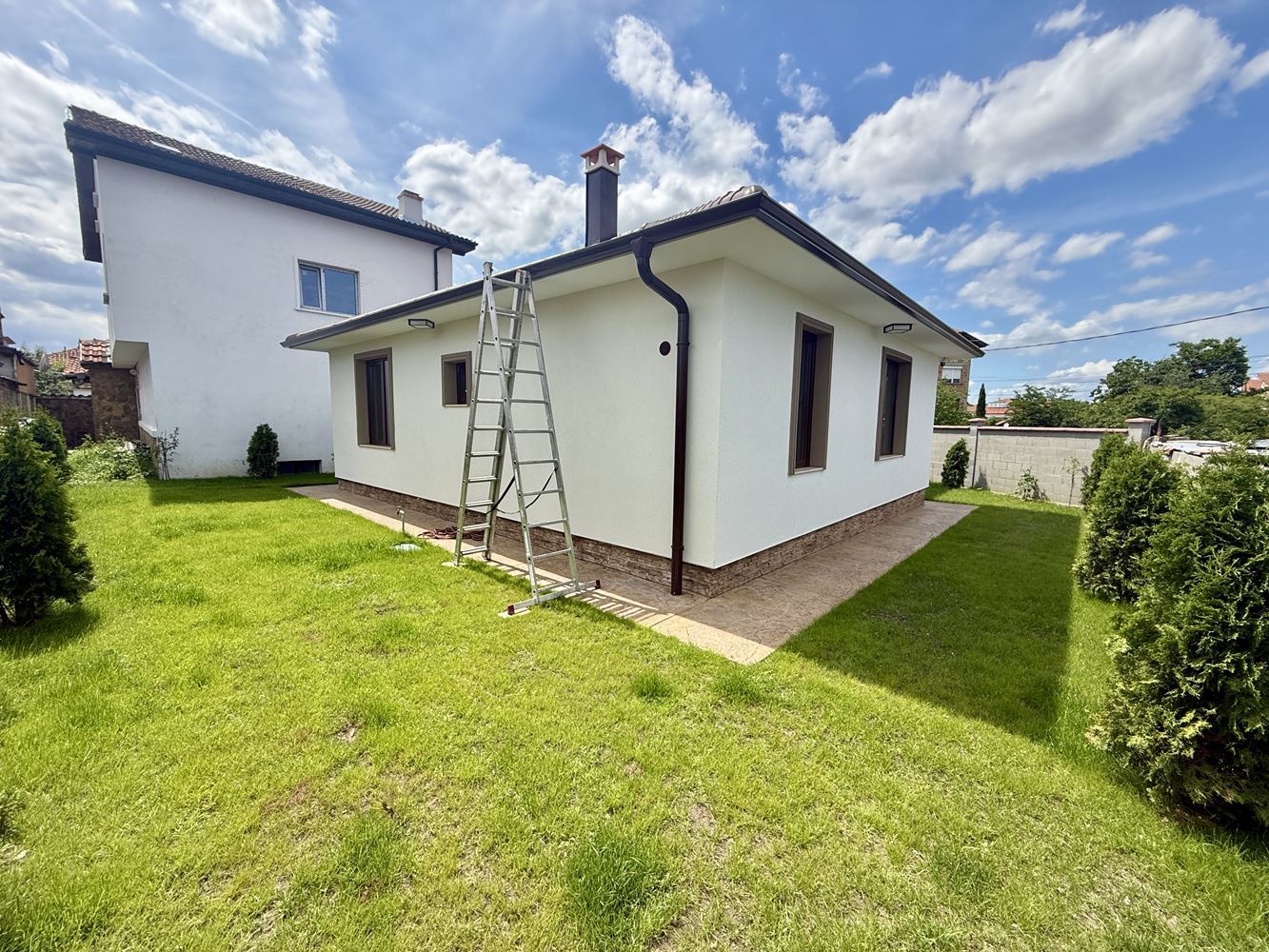 New Single-Storey House with Three Bedrooms and Private Garden – Comfort, Peace, and Quality near Sunny Beach