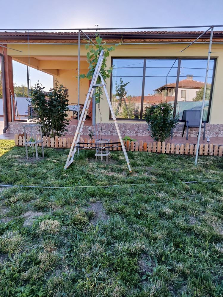 Single-storey house with a beautiful garden at the foothills of the Strandzha Mountains – comfort, tranquility and a ready home in the village of Fakia