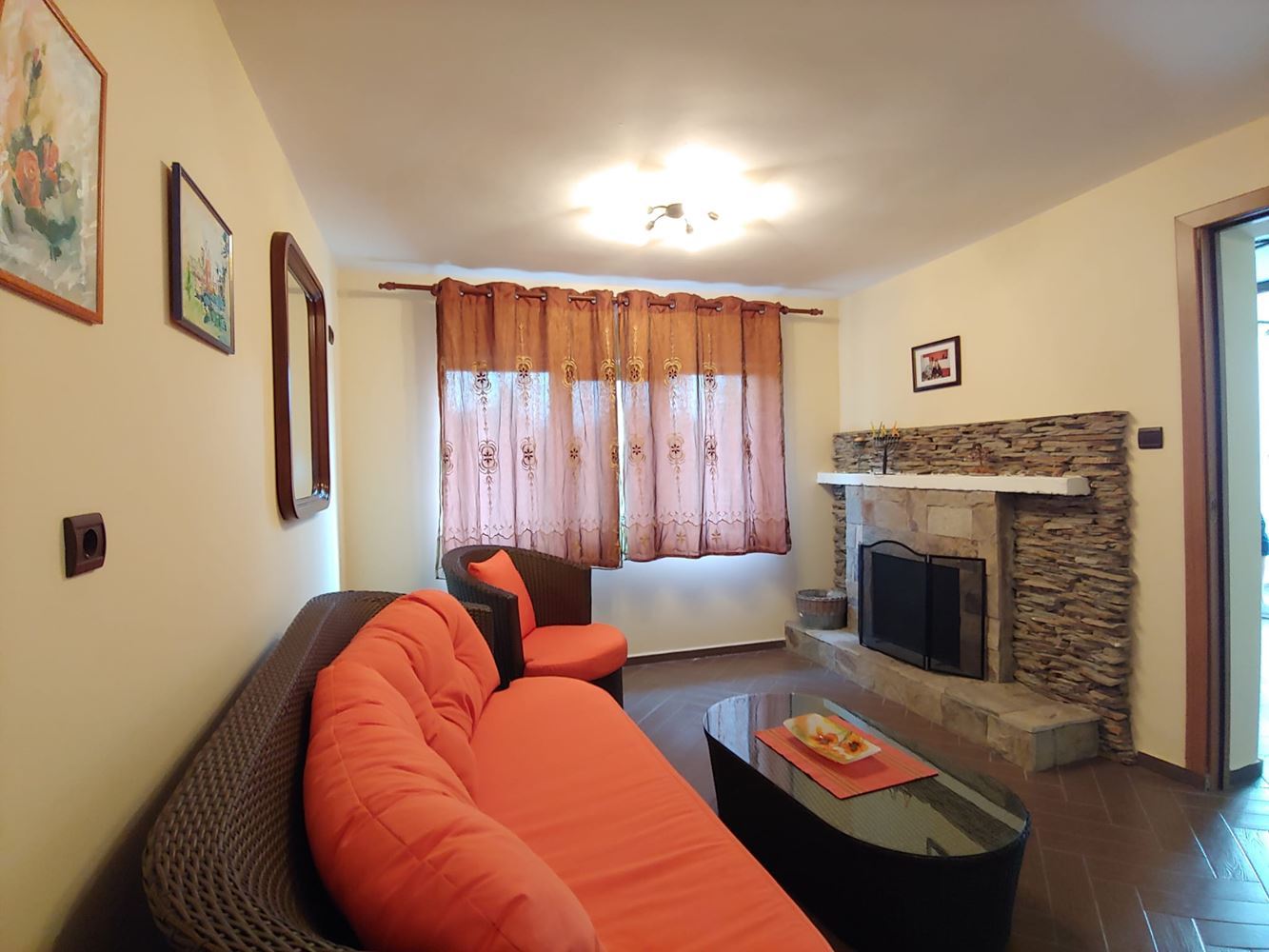 Spacious Two-Storey House with a Huge Garden, Fireplace, Sauna and Jacuzzi in Drachevo Village