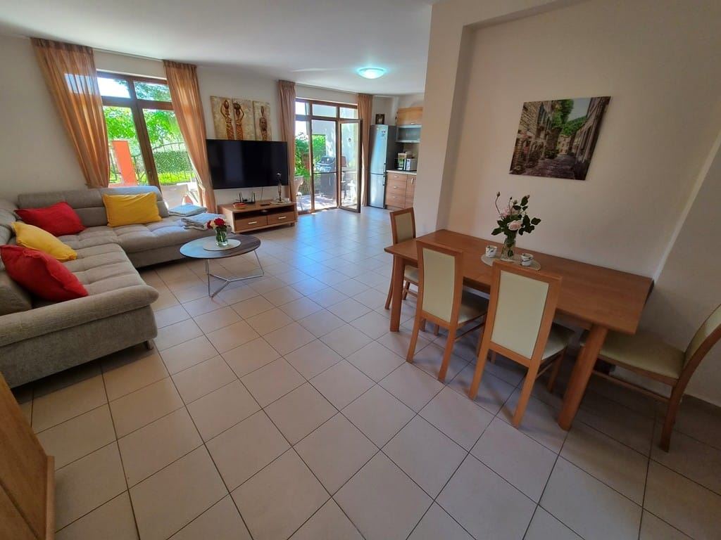 Spacious townhouse in a boutique gated complex – fully furnished, close to the sea and with low running costs