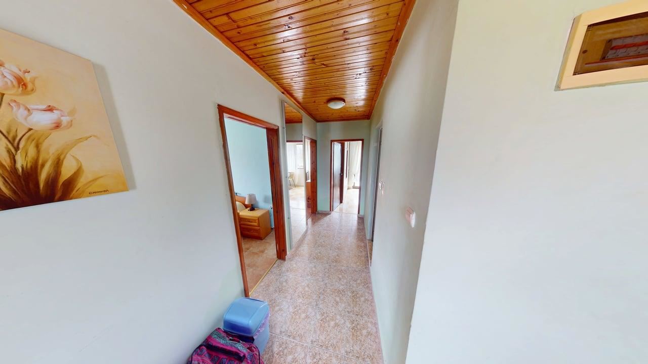 Two-storey house in Poroy village – peace, space and comfort near the sea