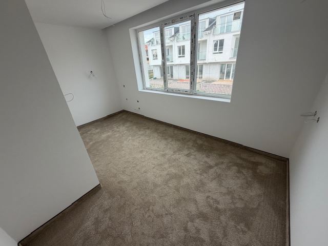 Three-storey terraced house in Banevo – modern construction, yard and two parking spaces