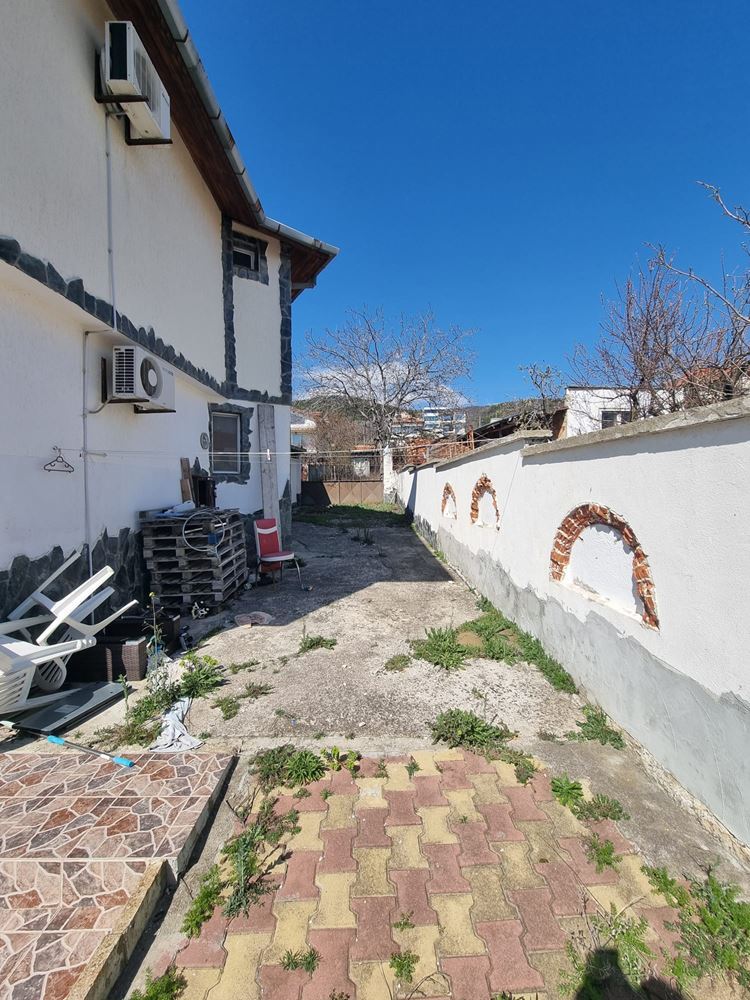 Luxury house with swimming pool and sea panorama in Sveti Vlas – only 1 km from the beach
