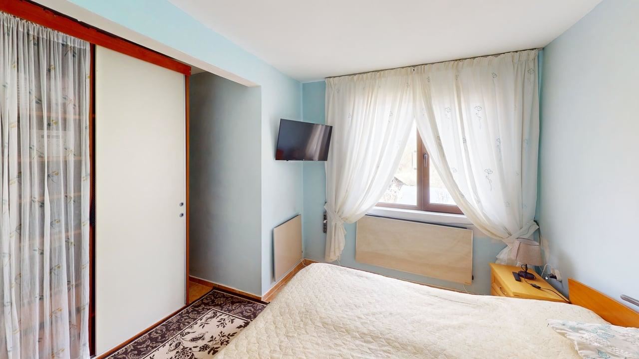 Two-storey house in Poroy village – peace, space and comfort near the sea