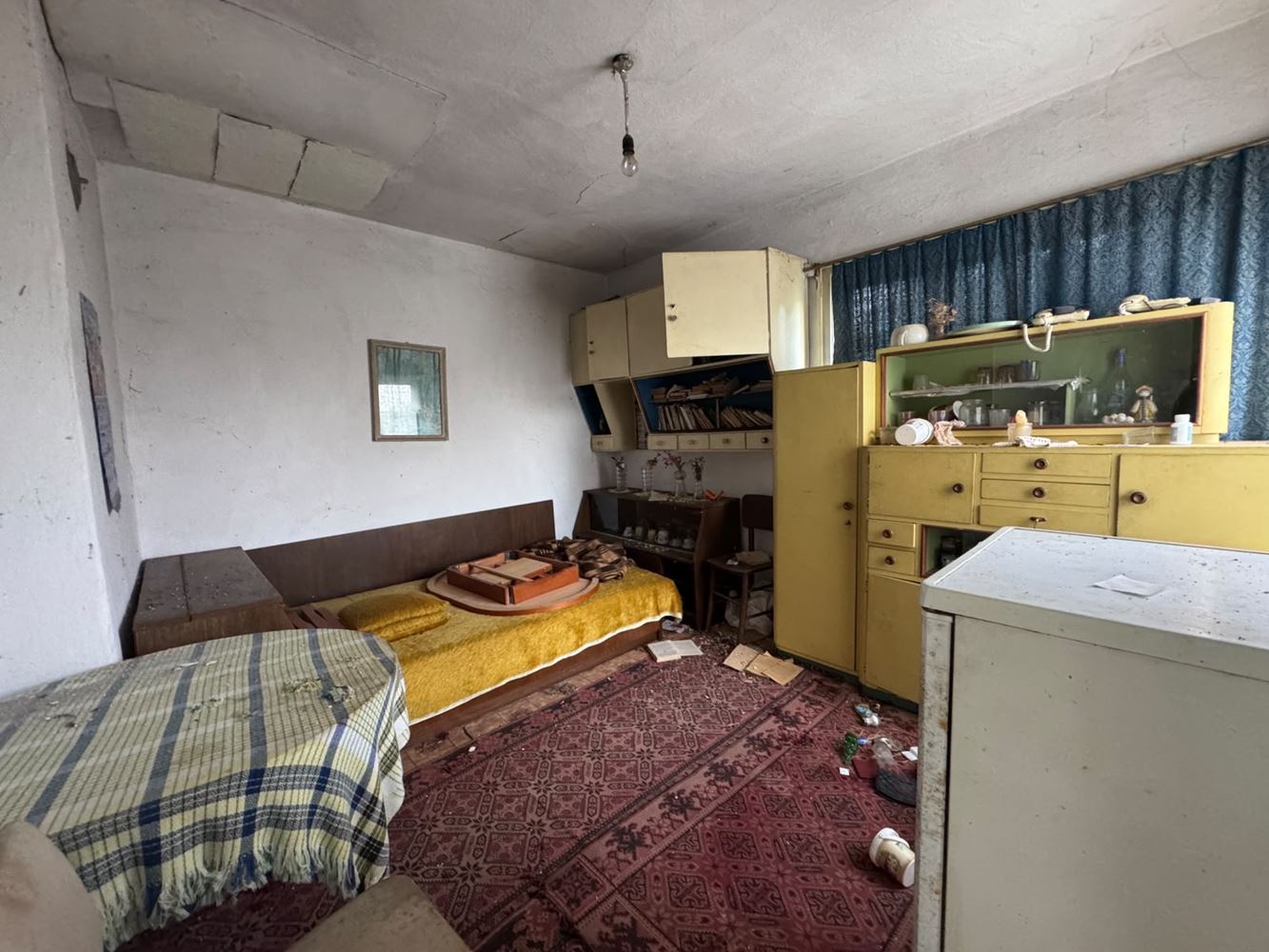 One-Storey House with Large Yard and Garage in Smolnik Village, Burgas Region – Peace and Opportunity for a New Home