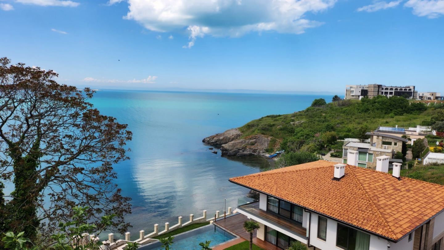 Stunning Three-Storey House on the First Sea Line in Sozopol with Panoramic Views of Paradise Bay