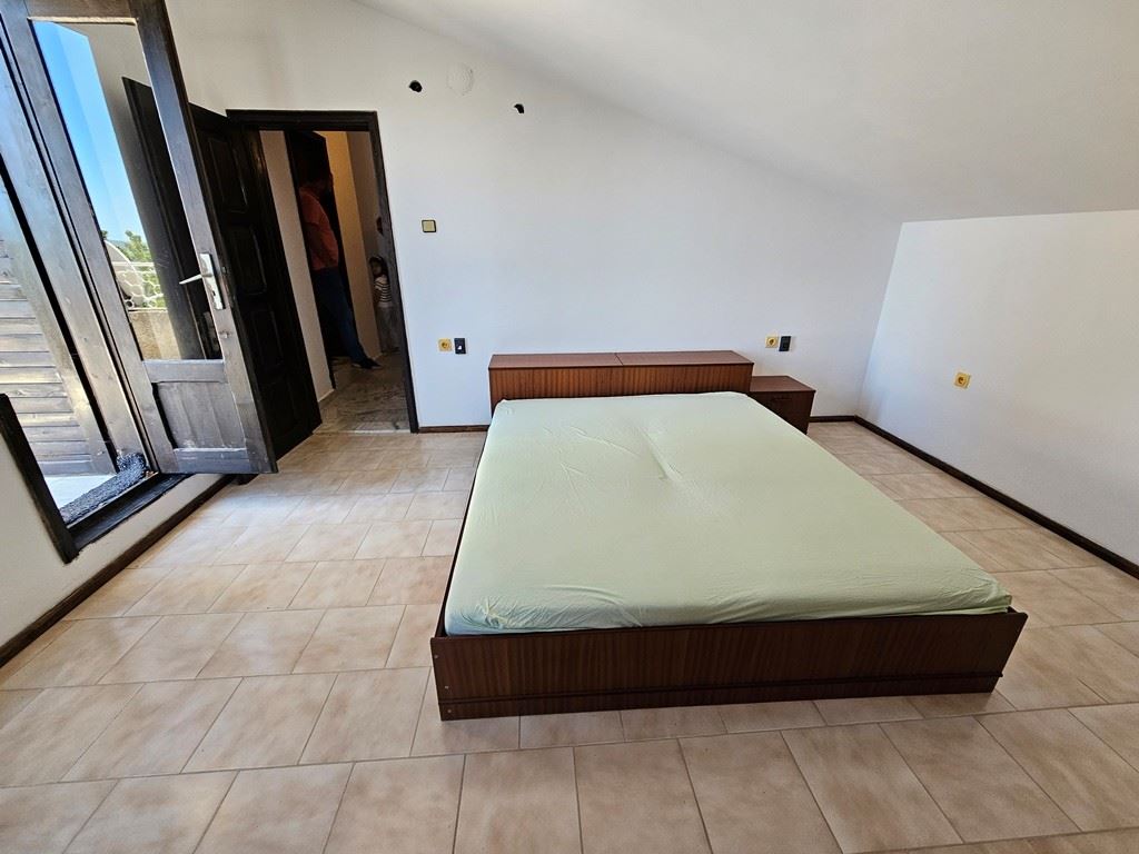 Spacious Detached House with Panoramic Views in Kosharitsa