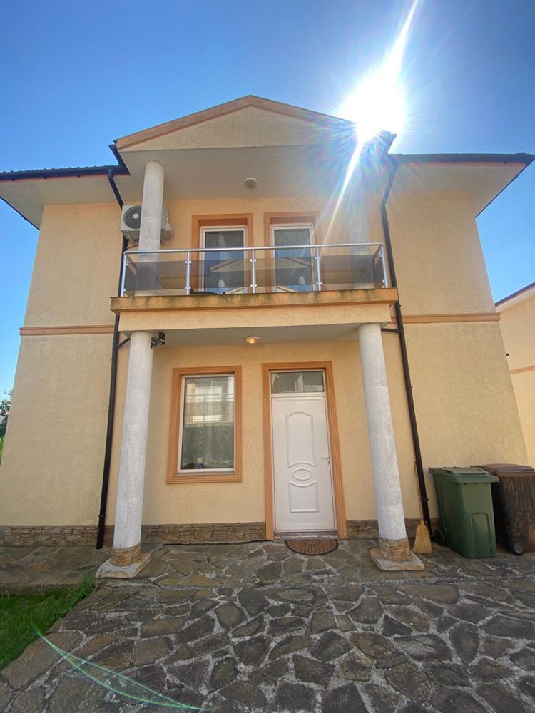 Detached Two-Storey House in Kabлeshkovo – Fully Furnished and Ready to Move In
