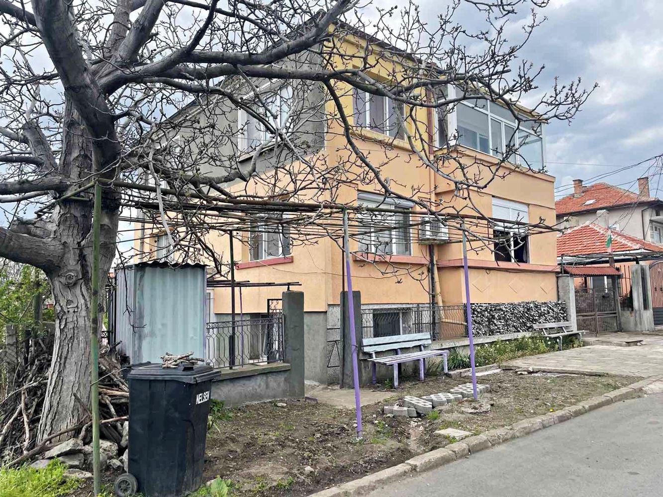 Detached part of a house with garden in Burgas – Banevo, spacious layout, functionality and excellent location near the mineral baths