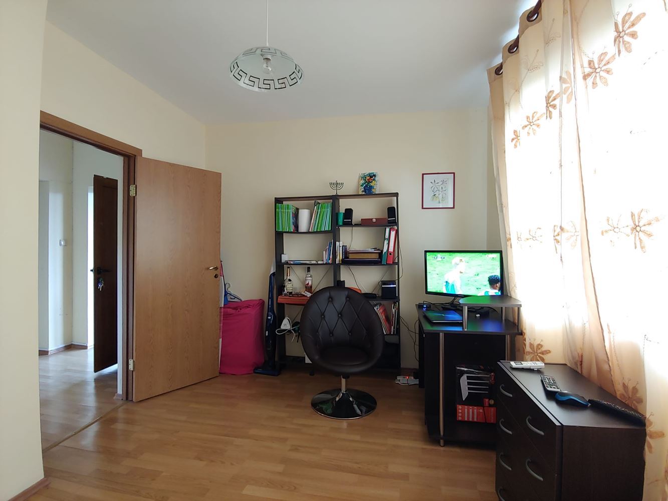 Spacious Two-Storey House with a Huge Garden, Fireplace, Sauna and Jacuzzi in Drachevo Village