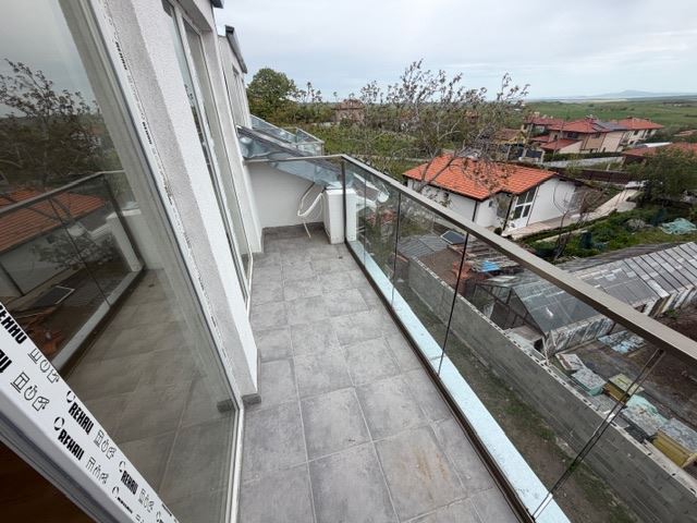 Three-storey terraced house in Banevo – modern construction, yard and two parking spaces
